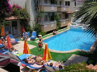 Ozcan Beach Hotel Турунч Экстерьер фото