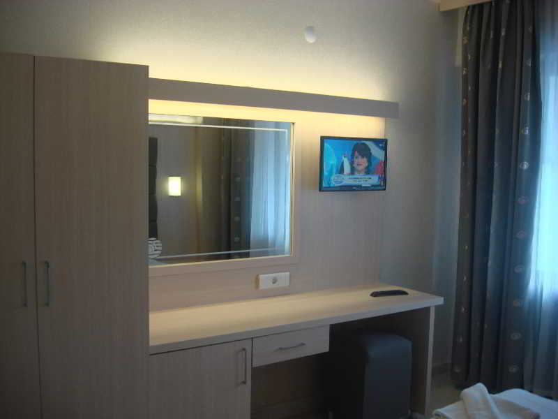 Ozcan Beach Hotel Турунч Экстерьер фото