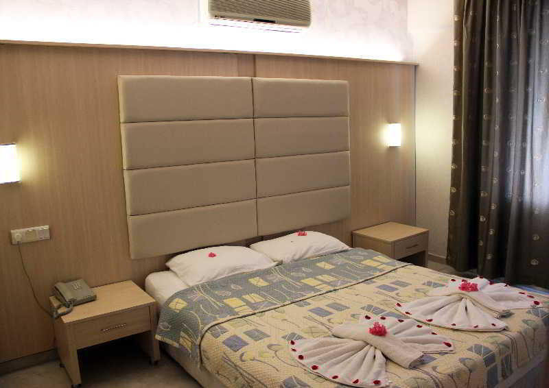 Ozcan Beach Hotel Турунч Экстерьер фото